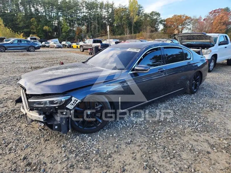 2020 BMW 750 фото