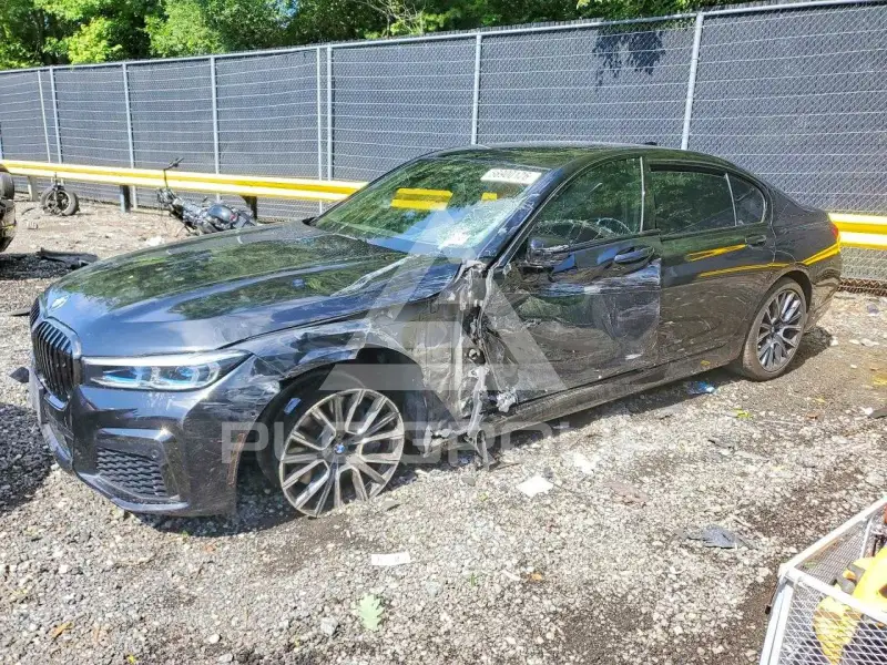 2020 BMW 750 фото