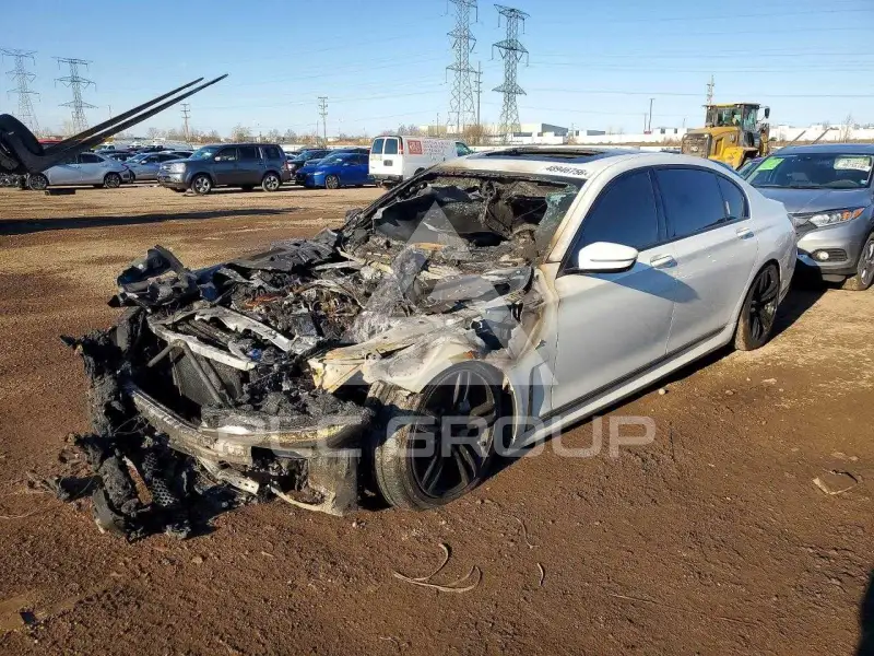2020 BMW 750 photo