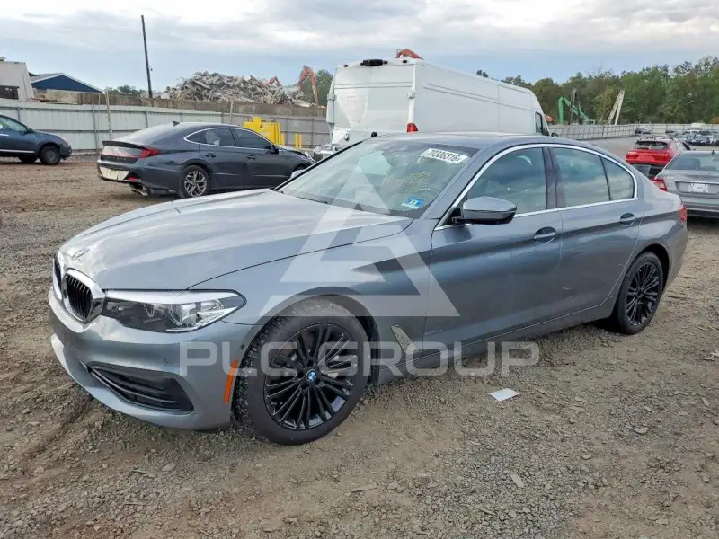 2020 BMW 530 фото