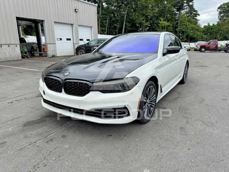 2020 BMW 530 фото
