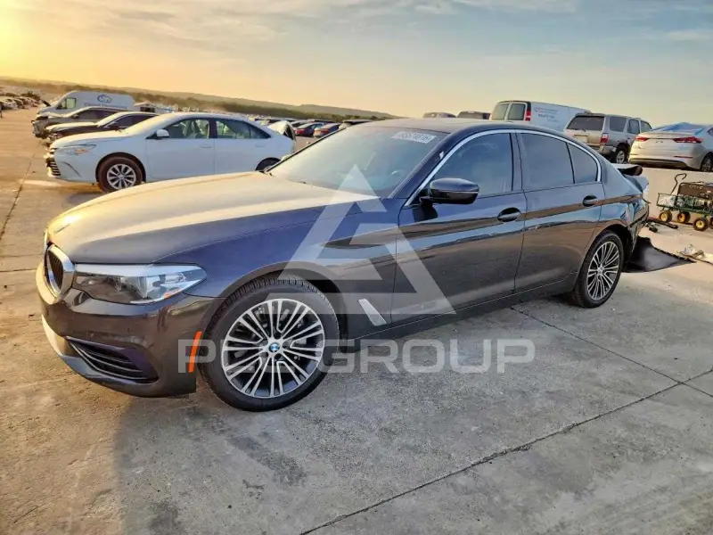 2020 BMW 530 фото