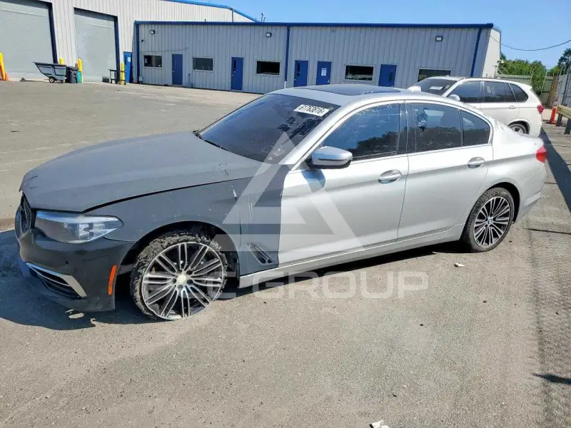 2020 BMW 530 фото