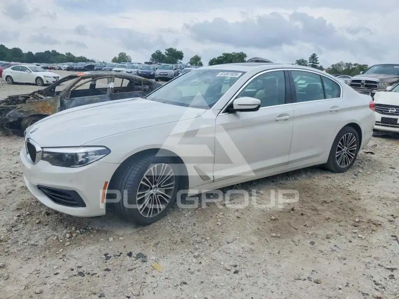 2020 BMW 530 фото