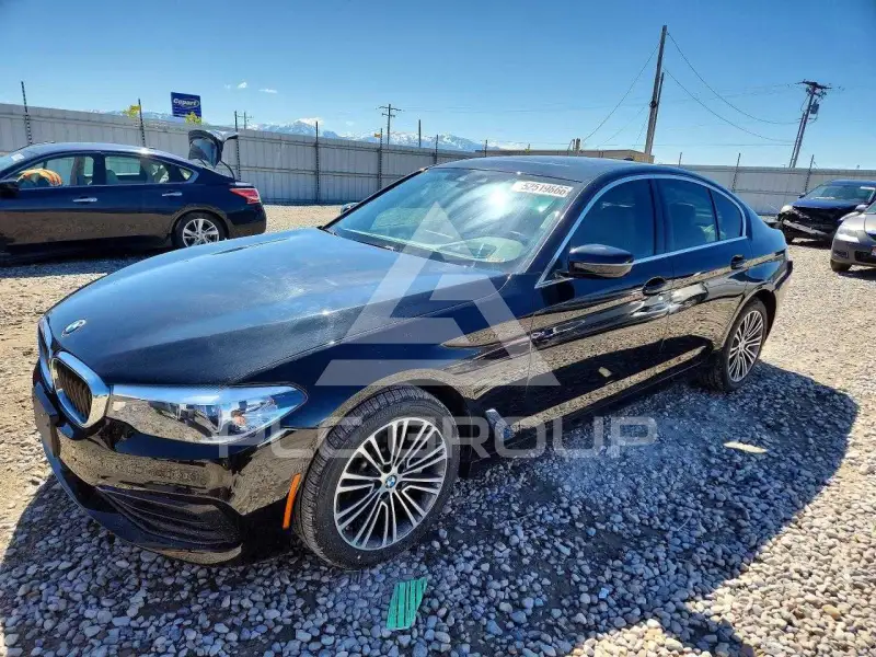 2020 BMW 530 фото