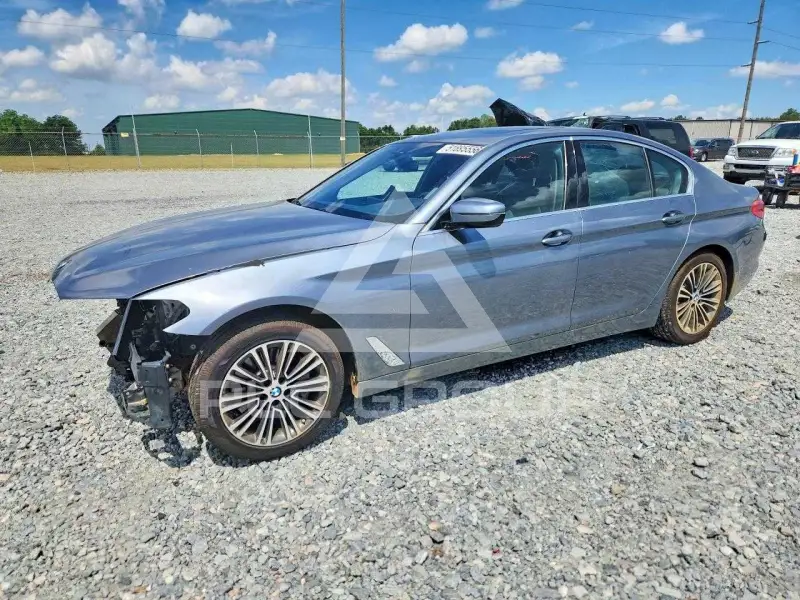 2020 BMW 530 фото