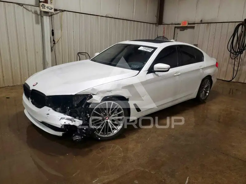 2020 BMW 530 фото