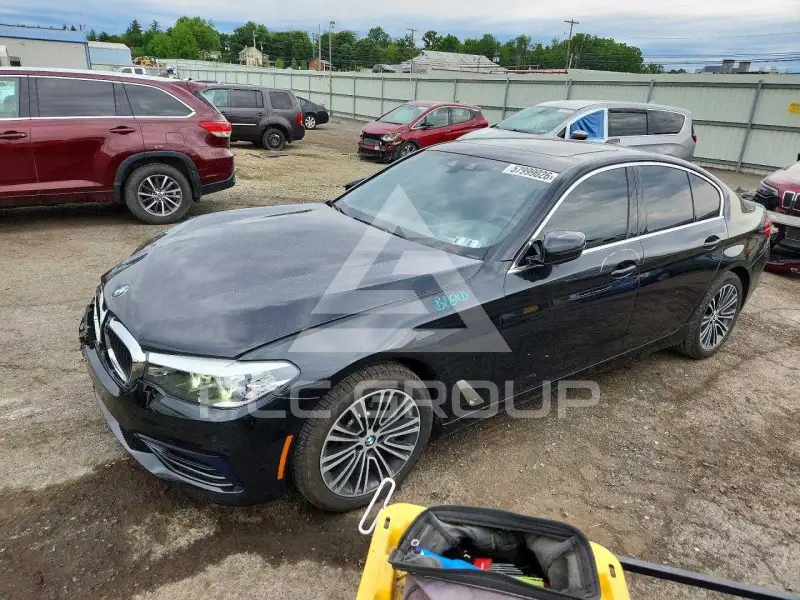 2020 BMW 530 photo
