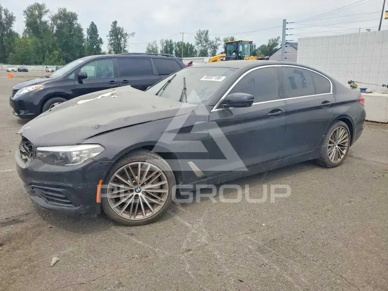2020 BMW 530 photo