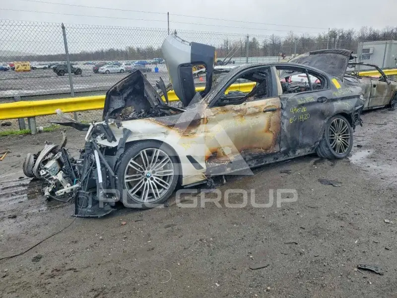 2020 BMW 530 фото