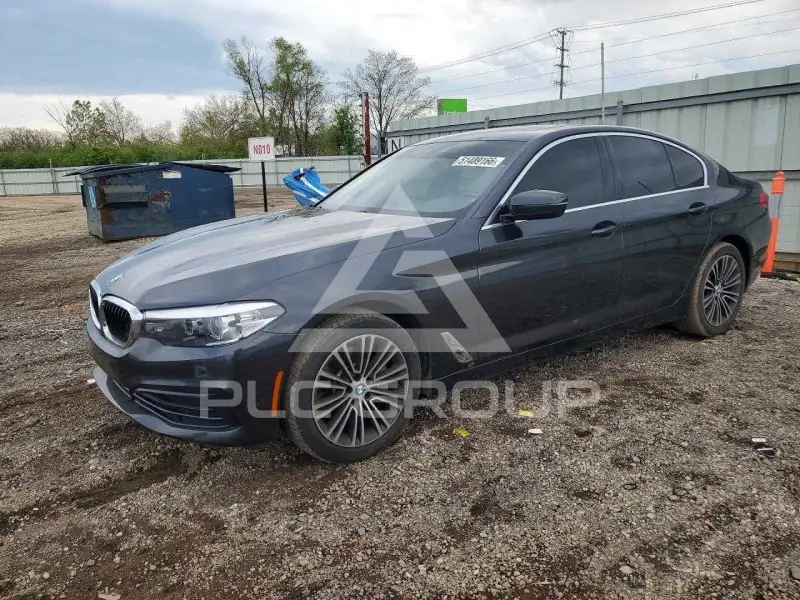 2020 BMW 530 photo