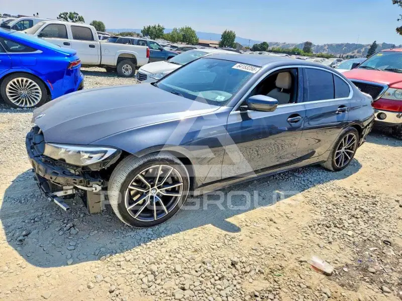 2020 BMW 330 photo