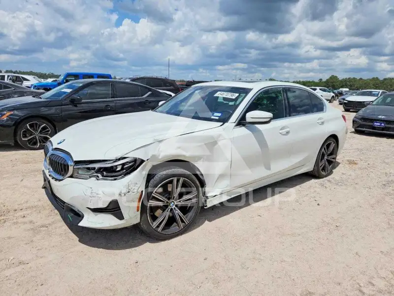 2020 BMW 330 photo