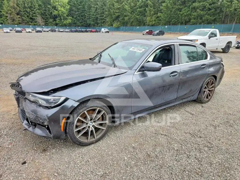 2020 BMW 330 photo