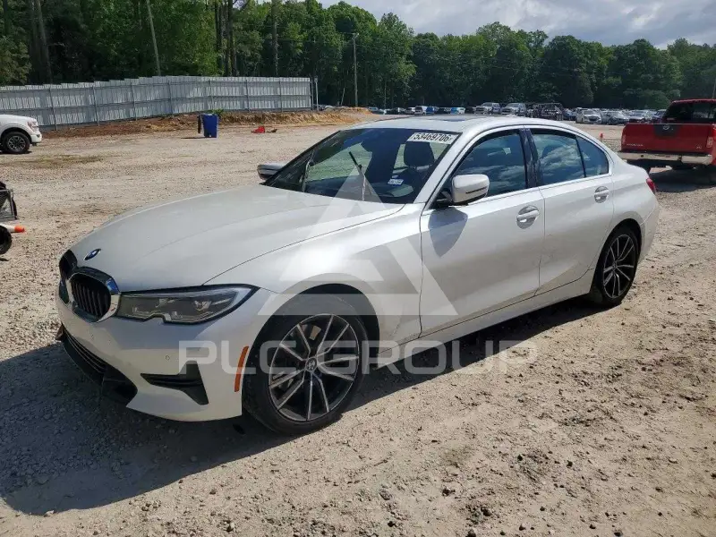 2020 BMW 330 photo