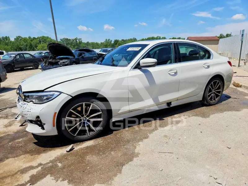 2020 BMW 330 photo