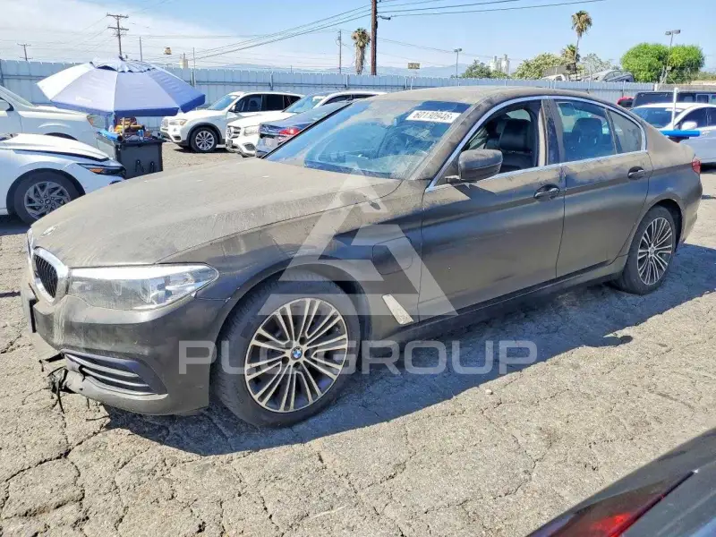 2020 BMW 530 фото