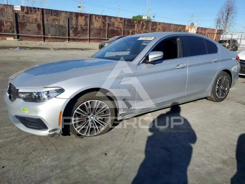 2020 BMW 530 photo