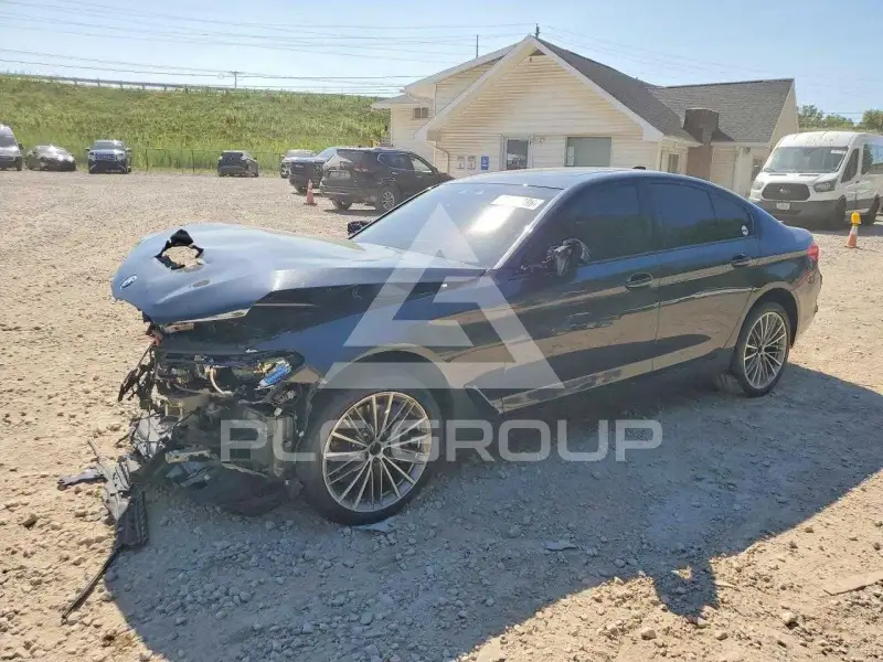 2020 BMW 540 фото