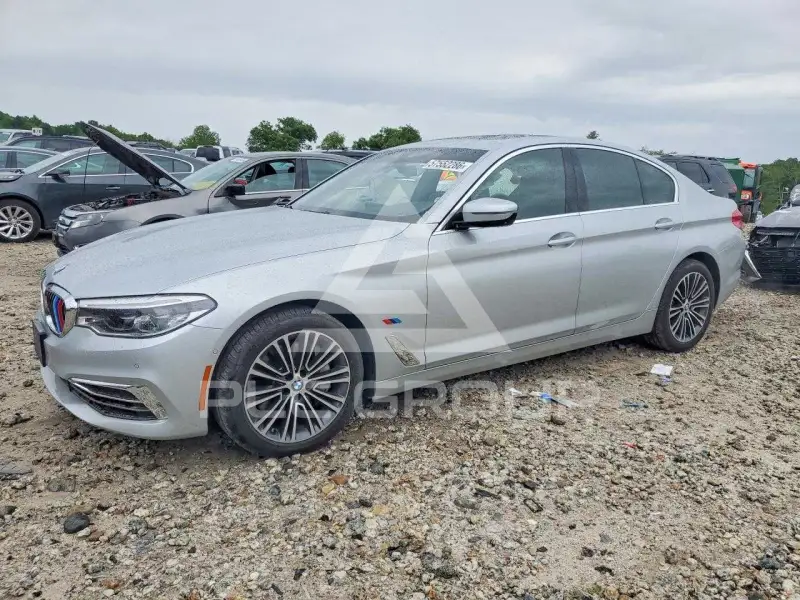 2020 BMW 540 фото