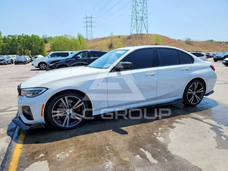 2020 BMW 330 photo