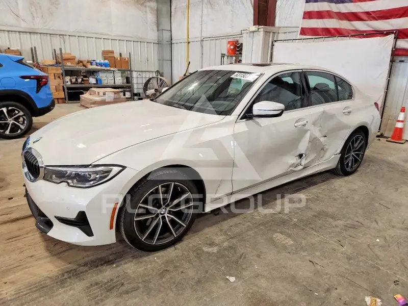 2020 BMW 330 photo