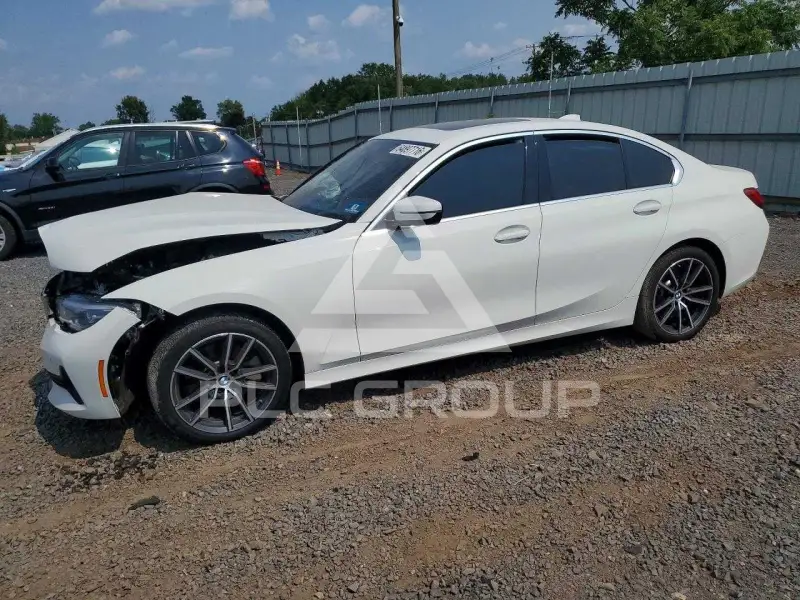 2020 BMW 330 photo