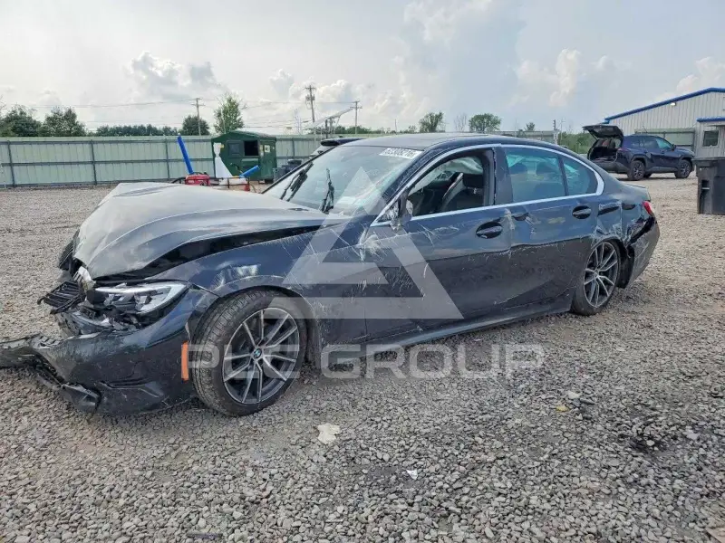 2020 BMW 330 photo