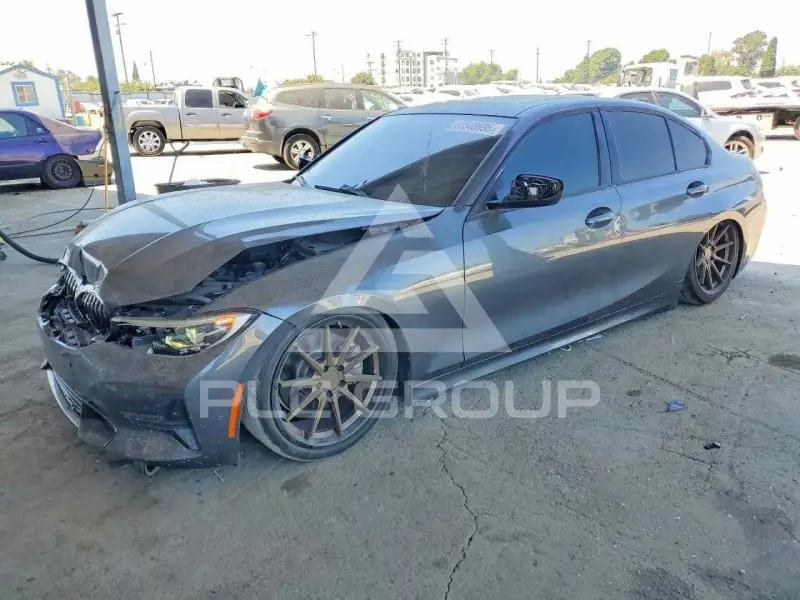 2020 BMW 330 photo
