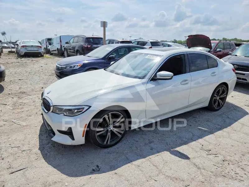 2020 BMW 330 photo