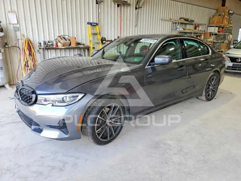 2020 BMW 330 photo