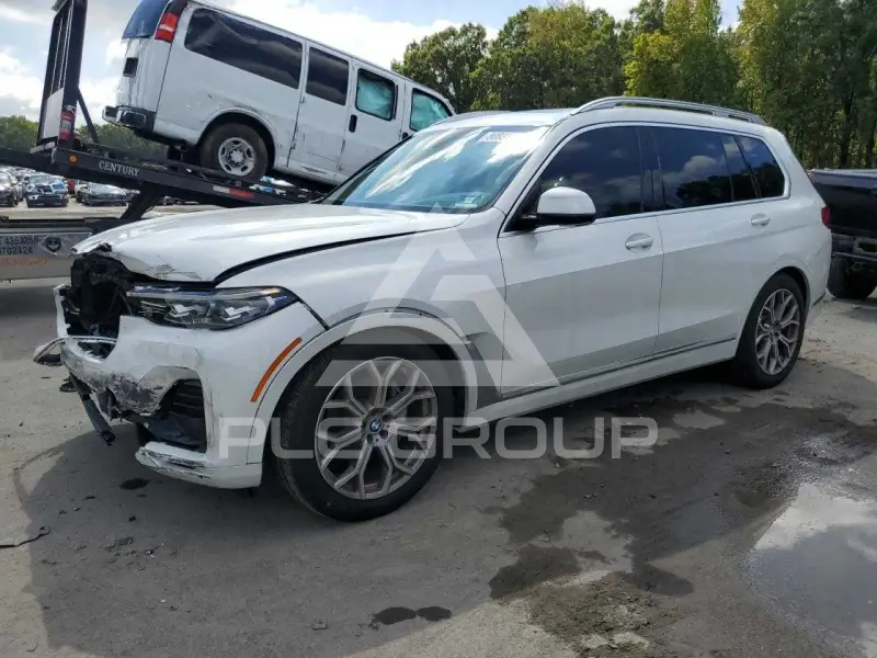 2020 BMW X7 фото