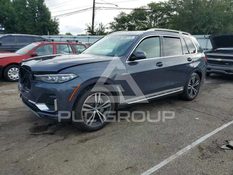 2020 BMW X7 фото