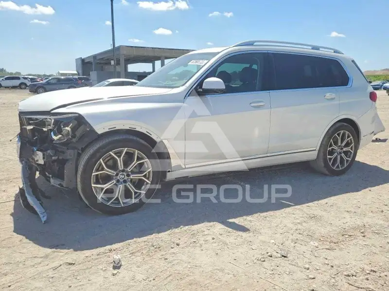2020 BMW X7 фото