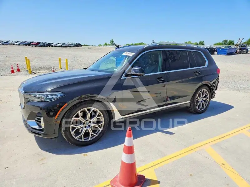 2020 BMW X7 фото
