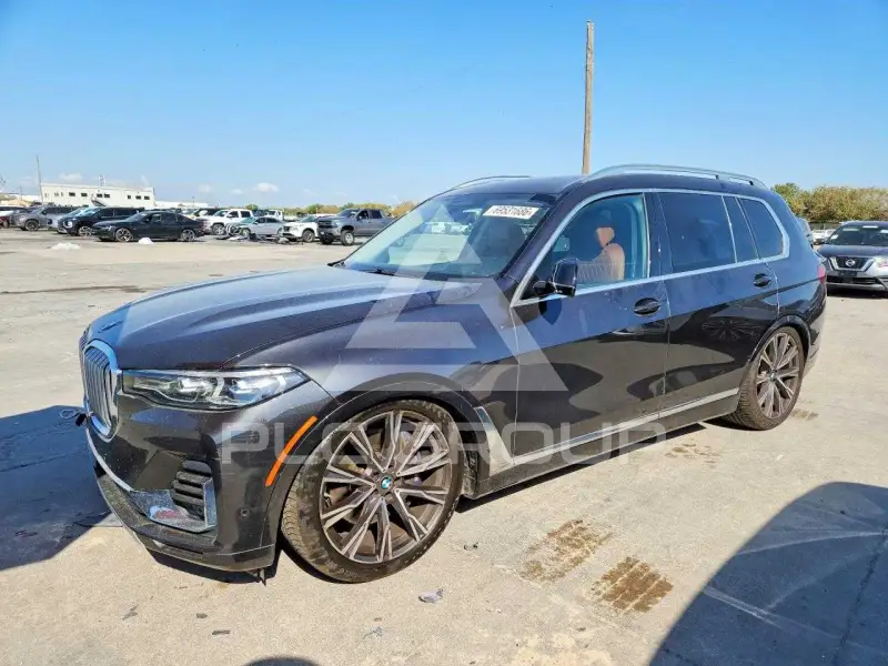 2020 BMW X7 фото