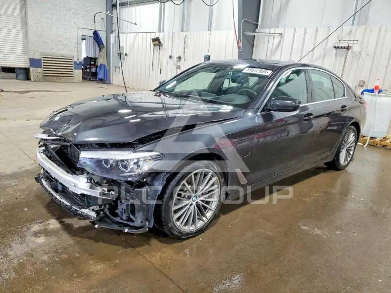 2020 BMW 530 photo