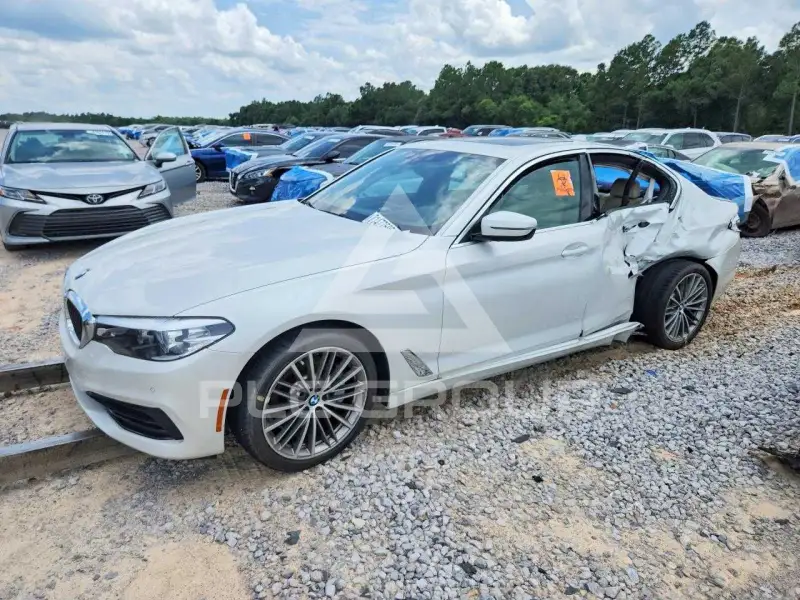 2020 BMW 530 фото