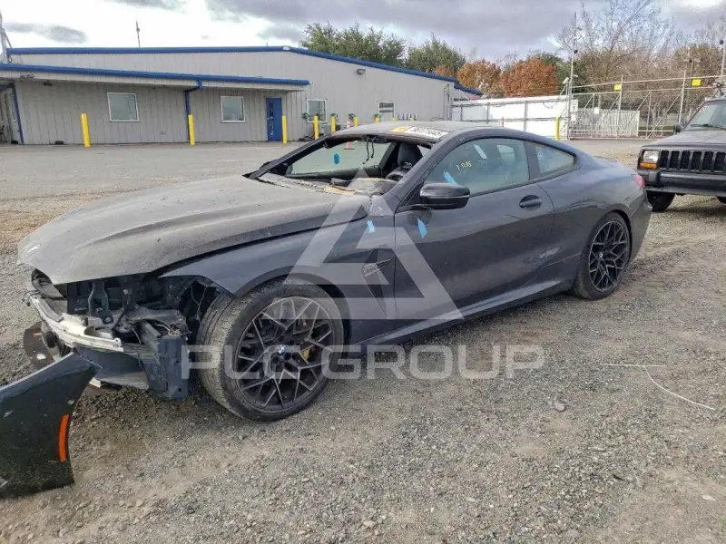 2020 BMW M8 фото