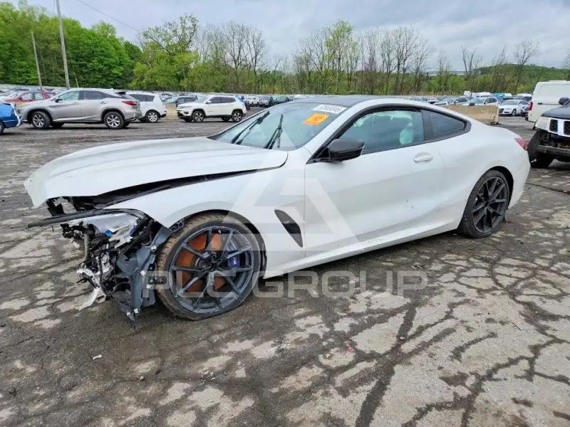 2020 BMW M8 фото