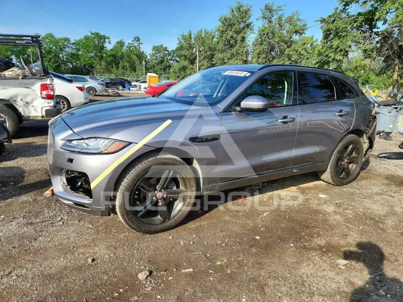 2020 Jaguar F-PACE photo