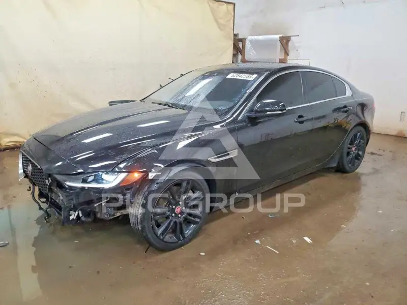 2020 Jaguar XE photo