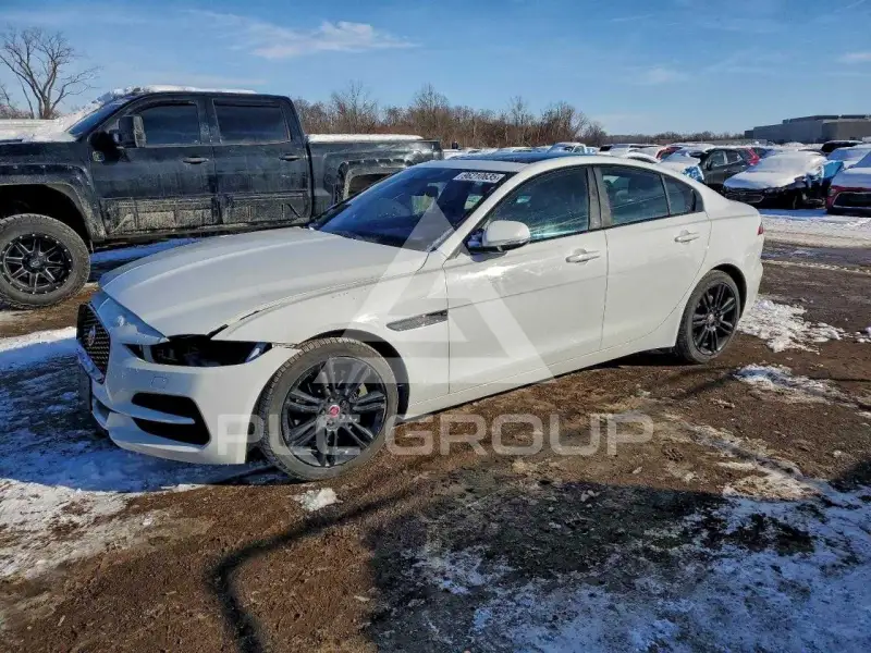 2020 Jaguar XE фото