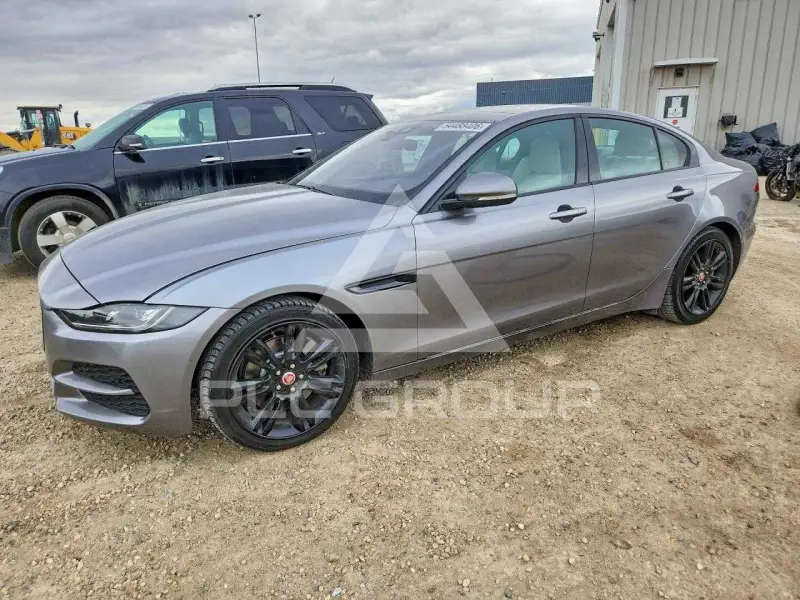 2020 Jaguar XE фото