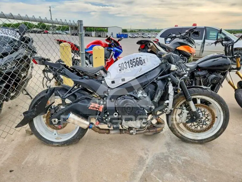 2020 Suzuki GSX фото