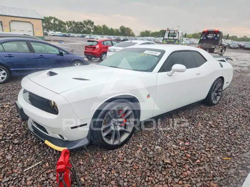2020 Dodge CHALLENGER photo