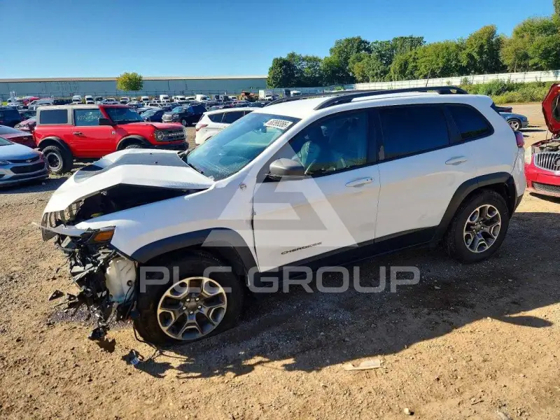 2020 Jeep CHEROKEE photo