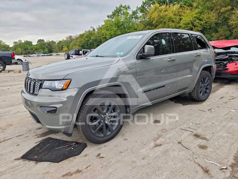2020 Jeep CHEROKEE photo