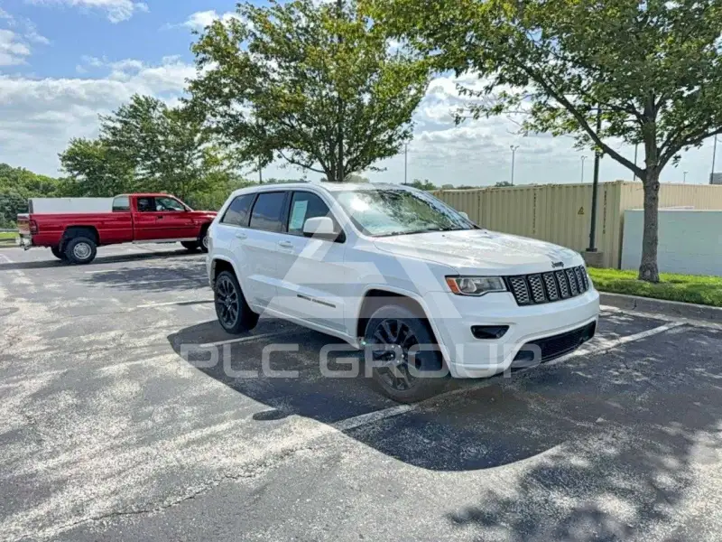 2020 Jeep CHEROKEE photo
