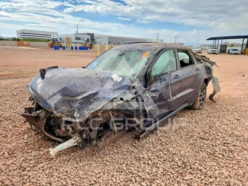 2020 Jeep CHEROKEE photo